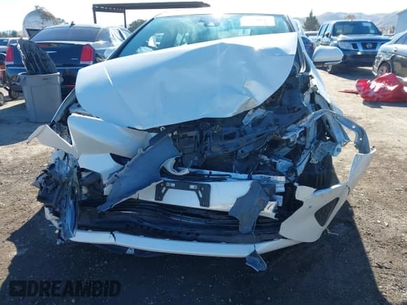 ✅ 2018 Toyota Prius Three Touring • VIN: JTDKARFU4J3546479 • Lot: 43773603. Wystawiony na IAAI z przebiegiem 49 146 mil. Bezpłatny archiwum sprzedaży aukcyjnych z USA i szczegółowy raport historii pojazdu na DreamBid. Zdjęcie 6.