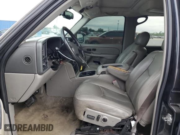 ✅ 2006 Chevrolet Suburban LS 1WT • VIN: 1GNEC16Z96J167539 • Lot: 52018195. Listed on Copart with 310,298 mi. Free auction sales archive from the USA and detailed vehicle history report at DreamBid. Image 7.