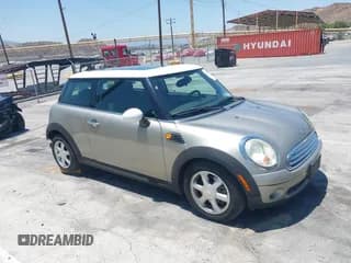 ✅ 2009 MINI Hardtop • VIN: WMWMF335X9TT69935 • Lot: 42651743. Wystawiony na IAAI z przebiegiem 192 003 mil. Bezpłatny archiwum sprzedaży aukcyjnych z USA i szczegółowy raport historii pojazdu na DreamBid. Zdjęcie 1.
