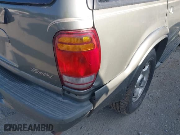 ✅ 1999 Ford Explorer XLT • VIN: 1FMZU34E9XUA41423 • Lot: 42845841. Wystawiony na IAAI z przebiegiem 196 536 mil. Bezpłatny archiwum sprzedaży aukcyjnych z USA i szczegółowy raport historii pojazdu na DreamBid. Zdjęcie 6.