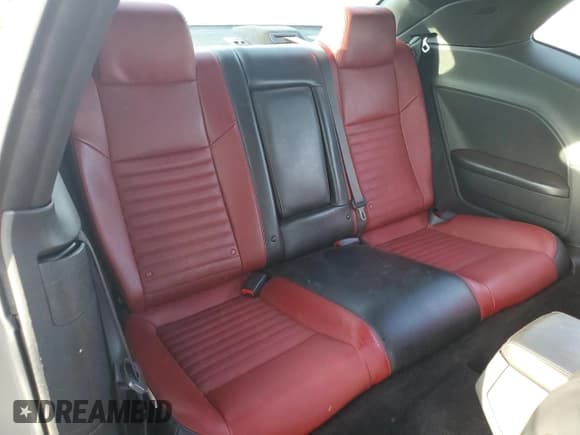 ✅ 2013 Dodge Challenger R/T Plus • VIN: 2C3CDYBT2DH728559 • Lot: 71962954. Wystawiony na Copart z przebiegiem 92 794 mil. Bezpłatny archiwum sprzedaży aukcyjnych z USA i szczegółowy raport historii pojazdu na DreamBid. Zdjęcie 11.