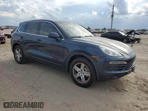 ✅ 2013 Porsche Cayenne • VIN: WP1AA2A26DLA19426 • Лот: 82552905. Опубликован ранее на Copart с пробегом 173 343 миль. Бесплатный доступ к архиву аукционных продаж из США и подробный отчёт об истории автомобиля на DreamBid. Изображение 4.