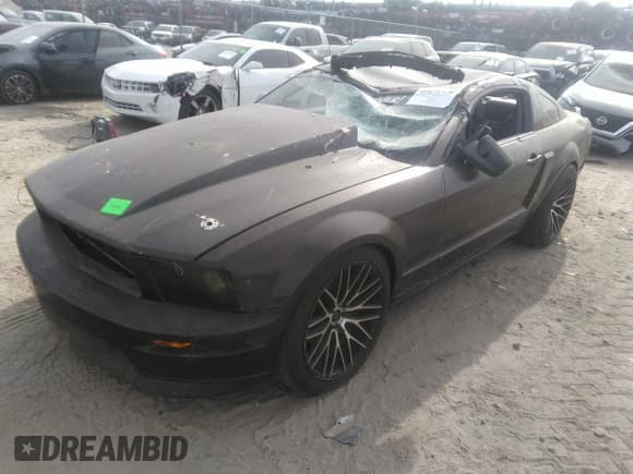 ✅ 2008 Ford Mustang GT Deluxe • VIN: 1ZVHT82H085159432 • Lot: 41028320. Listed on IAAI with 220,383 mi. Free auction sales archive from the USA and detailed vehicle history report at DreamBid. Image 2.