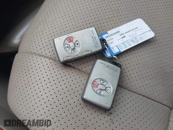 ✅ 2005 Toyota Avalon XL • VIN: 4T1BK36B15U024901 • Лот: 43040997. Опубликован ранее на IAAI с пробегом 224 806 миль. Бесплатный доступ к архиву аукционных продаж из США и подробный отчёт об истории автомобиля на DreamBid. Изображение 11.