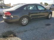 ✅ 2014 Volkswagen Passat S • VIN: 1VWAS7A34EC103585 • Lot: 70380135. Wystawiony na Copart z przebiegiem 122 892 mil. Bezpłatny archiwum sprzedaży aukcyjnych z USA i szczegółowy raport historii pojazdu na DreamBid. Zdjęcie 3.