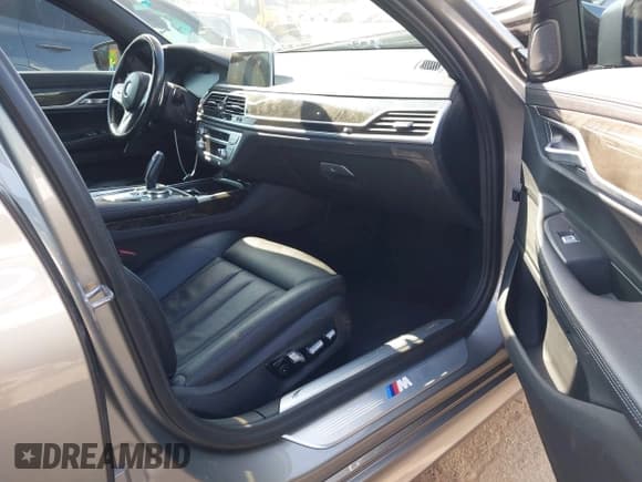 ✅ 2022 BMW 7 Series 740i • VIN: WBA7T2C05NCJ98753 • Лот: 42644365. Опубликован ранее на IAAI с пробегом 54 266 миль. Бесплатный доступ к архиву аукционных продаж из США и подробный отчёт об истории автомобиля на DreamBid. Изображение 5.