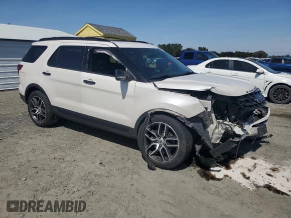✅ 2017 Ford Explorer Sport • VIN: 1FM5K8GTXHGC51377 • Lot: 57176865. Listed on Copart with 90,152 mi. Free auction sales archive from the USA and detailed vehicle history report at DreamBid. Image 4.