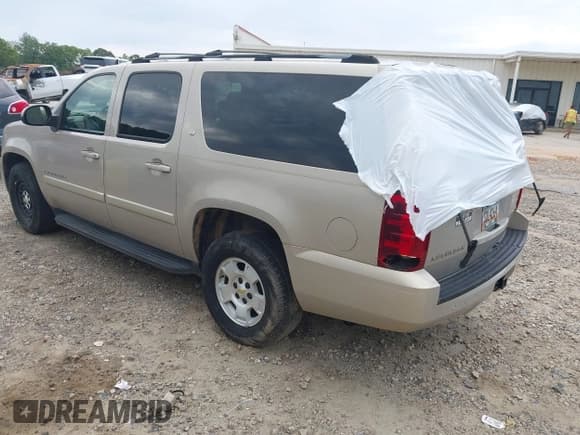 ✅ 2007 Chevrolet Suburban LT • VIN: 1GNFC16067J229681 • Lot: 42785270. Listed on IAAI with Not provided. Free auction sales archive from the USA and detailed vehicle history report at DreamBid. Image 3.