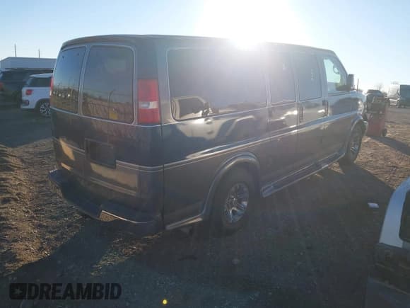 ✅ 2004 Chevrolet Express Passenger • VIN: 1GBFG15T341213642 • Lot: 43685333. Listed on IAAI with 77,577 mi. Free auction sales archive from the USA and detailed vehicle history report at DreamBid. Image 4.