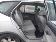 ✅ 2008 Kia Rondo EX • VIN: KNAFG526387136756 • Lot: 43592665. Wystawiony na IAAI z przebiegiem 151 381 mil. Bezpłatny archiwum sprzedaży aukcyjnych z USA i szczegółowy raport historii pojazdu na DreamBid. Zdjęcie 8.