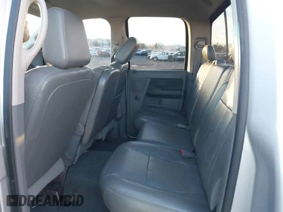 2006 Dodge 3500 SLT z VIN 3D7LX38C06G263107, wystawiony jako IAAI lot #41248069 z przebiegiem 213 631 mil mil oraz . Historia ofert i sprzedaży dostępna na DreamBid. Obrazek 8.