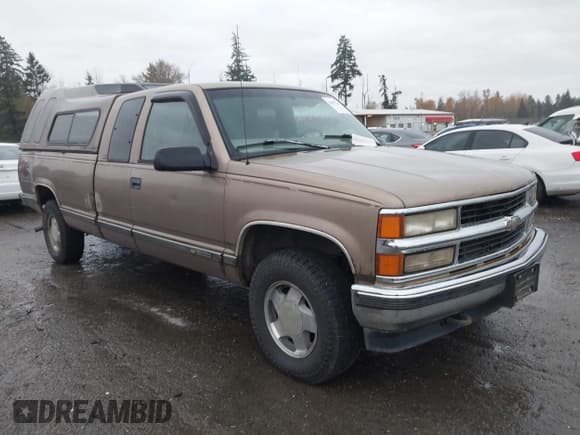 ✅ 1997 Chevrolet Silverado 1500 • VIN: 1GCEK19R8VE268781 • Lot: 43697229. Listed on IAAI with 178,527 mi. Free auction sales archive from the USA and detailed vehicle history report at DreamBid. Image 1.
