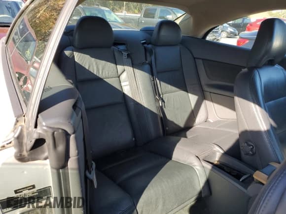 ✅ 2008 Volvo C70 • VIN: YV1MC67228J058369 • Лот: 89672315. Опубликован ранее на Copart с пробегом 183 704 миль. Бесплатный доступ к архиву аукционных продаж из США и подробный отчёт об истории автомобиля на DreamBid. Изображение 10.