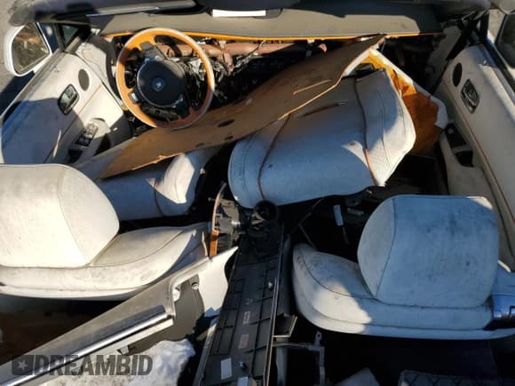 ✅ 2016 Rolls-Royce Dawn • VIN: SCA666D53GU102324 • Lot: 91021205. Listed on Copart with Not provided. Free auction sales archive from the USA and detailed vehicle history report at DreamBid. Image 8.