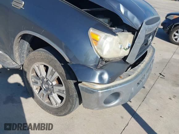 ✅ 2008 Toyota Tundra • VIN: 5TFRU54148X011064 • Lot: 43421865. Wystawiony na IAAI z przebiegiem 306 435 mil. Bezpłatny archiwum sprzedaży aukcyjnych z USA i szczegółowy raport historii pojazdu na DreamBid. Zdjęcie 17.