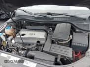 ✅ 2013 Volkswagen CC R-Line • VIN: WVWBP7AN6DE547662 • Lot: 42749969. Wystawiony na IAAI z przebiegiem 124 019 mil. Bezpłatny archiwum sprzedaży aukcyjnych z USA i szczegółowy raport historii pojazdu na DreamBid. Zdjęcie 10.