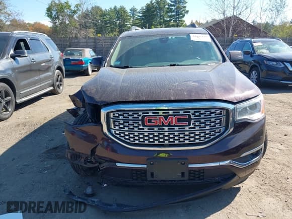 ✅ 2017 GMC Acadia Denali • VIN: 1GKKNXLS0HZ190992 • Lot: 43392135. Wystawiony na IAAI z przebiegiem 104 458 mil. Bezpłatny archiwum sprzedaży aukcyjnych z USA i szczegółowy raport historii pojazdu na DreamBid. Zdjęcie 12.