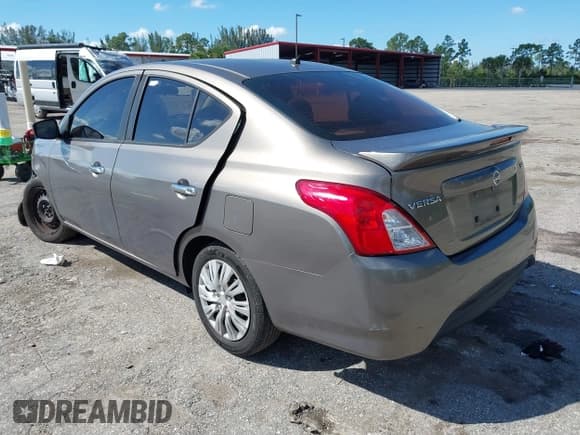 ✅ 2017 Nissan Versa SV • VIN: 3N1CN7AP9HK426067 • Лот: 43454472. Опубликован ранее на IAAI с пробегом 137 593 миль. Бесплатный доступ к архиву аукционных продаж из США и подробный отчёт об истории автомобиля на DreamBid. Изображение 3.