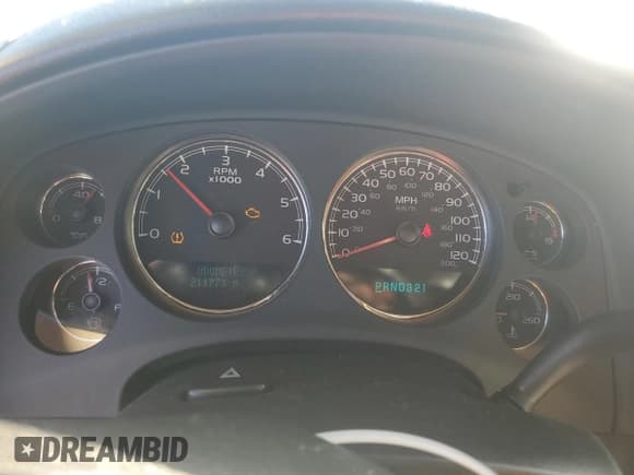 ✅ 2007 Chevrolet Suburban LT • VIN: 3GNFC16077G315275 • Lot: 90644885. Wystawiony na Copart z przebiegiem 211 773 mil. Bezpłatny archiwum sprzedaży aukcyjnych z USA i szczegółowy raport historii pojazdu na DreamBid. Zdjęcie 9.