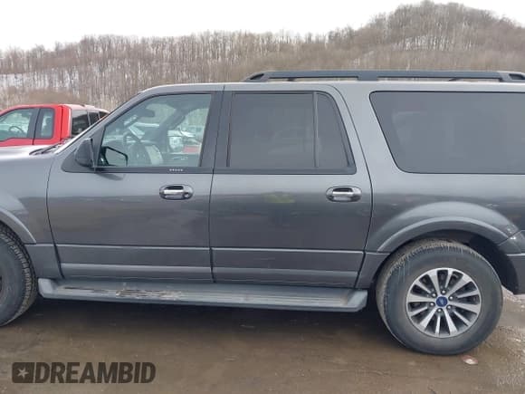 ✅ 2015 Ford Expedition Max XLT • VIN: 1FMJK1JT4FEF38091 • Lot: 41404888. Listed on IAAI with 121,656 mi. Free auction sales archive from the USA and detailed vehicle history report at DreamBid. Image 14.