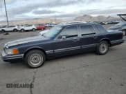 ✅ 1994 Lincoln Town Car Signature • VIN: 1LNLM82W6RY705395 • Lot: 82490554. Wystawiony na Copart z przebiegiem 252 997 mil. Bezpłatny archiwum sprzedaży aukcyjnych z USA i szczegółowy raport historii pojazdu na DreamBid. Zdjęcie 1.