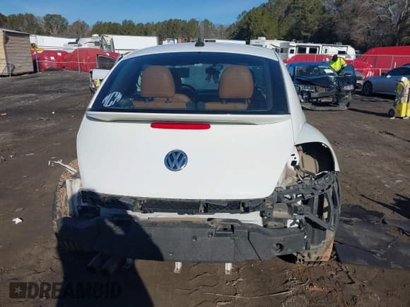 ✅ 2015 Volkswagen Beetle Fleet Edition • VIN: 3VWF17AT3FM602984 • Lot: 41432981. Listed on IAAI with 111,000 mi. Free auction sales archive from the USA and detailed vehicle history report at DreamBid. Image 17.