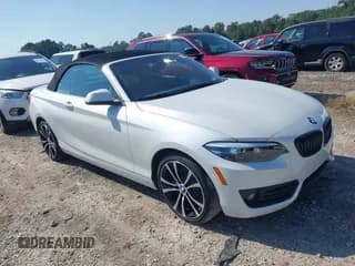 ✅ 2020 BMW 2 Series 230i • VIN: WBA2M7C03L7E19845 • Lot: 40409510. Wystawiony na IAAI z przebiegiem 20 621 mil. Bezpłatny archiwum sprzedaży aukcyjnych z USA i szczegółowy raport historii pojazdu na DreamBid. Zdjęcie 1.