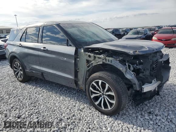 ✅ 2022 Ford Explorer ST-Line • VIN: 1FMSK8KH4NGA12988 • Lot: 44563185. Wystawiony na Copart z przebiegiem 68 370 mil. Bezpłatny archiwum sprzedaży aukcyjnych z USA i szczegółowy raport historii pojazdu na DreamBid. Zdjęcie 4.