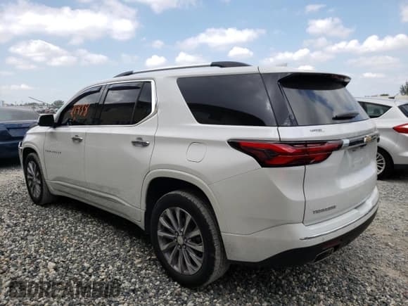 ✅ 2022 Chevrolet Traverse Premier • VIN: 1GNERKKW9NJ149105 • Lot: 41861773. Wystawiony na Copart z przebiegiem 21 438 mil. Bezpłatny archiwum sprzedaży aukcyjnych z USA i szczegółowy raport historii pojazdu na DreamBid. Zdjęcie 2.