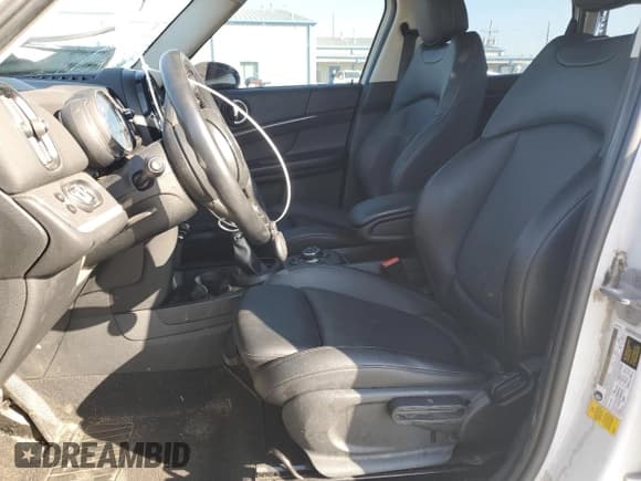 ✅ 2018 MINI Countryman Cooper S • VIN: WMZYT3C35J3D99329 • Lot: 86631935. Wystawiony na Copart z przebiegiem 134 503 mil. Bezpłatny archiwum sprzedaży aukcyjnych z USA i szczegółowy raport historii pojazdu na DreamBid. Zdjęcie 7.