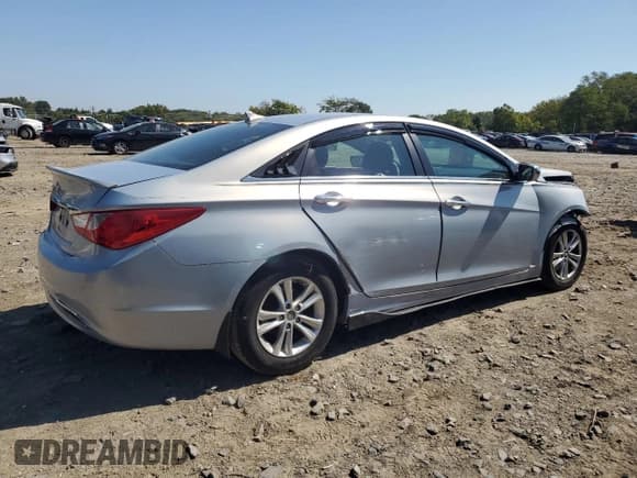 ✅ 2003 Hyundai Sonata GLS • VIN: 5NPEB4AC3DH606675 • Lot: 71525835. Listed on Copart with 116,624 mi. Free auction sales archive from the USA and detailed vehicle history report at DreamBid. Image 3.
