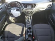 ✅ 2020 Hyundai Accent SE • VIN: 3KPC24A69LE105097 • Лот: 87925235. Опубликован ранее на Copart с пробегом 136 298 миль. Бесплатный доступ к архиву аукционных продаж из США и подробный отчёт об истории автомобиля на DreamBid. Изображение 8.
