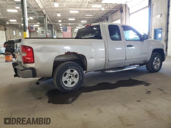 ✅ 2008 Chevrolet Silverado 1500 Work Truck • VIN: 1GCEC19C58Z236571 • Lot: 93111665. Listed on Copart with 202,974 mi. Free auction sales archive from the USA and detailed vehicle history report at DreamBid. Image 3.