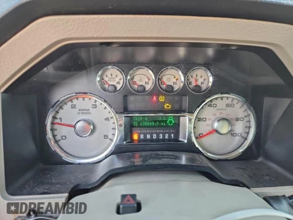 ✅ 2009 Ford F-250 XL • VIN: 1FTSW21R49EA82542 • Лот: 93883565. Опубликован ранее на Copart с пробегом 236 889 миль. Бесплатный доступ к архиву аукционных продаж из США и подробный отчёт об истории автомобиля на DreamBid. Изображение 9.