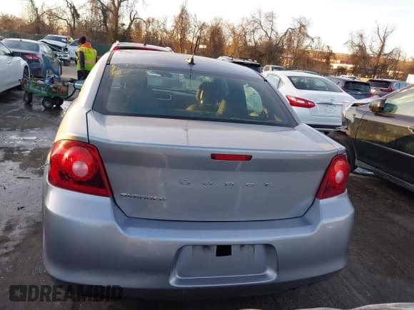 ✅ 2014 Dodge Avenger SE • VIN: 1C3CDZAB2EN226223 • Lot: 41416252. Wystawiony na IAAI z przebiegiem 85 175 mil. Bezpłatny archiwum sprzedaży aukcyjnych z USA i szczegółowy raport historii pojazdu na DreamBid. Zdjęcie 16.