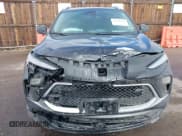 ✅ 2024 Buick Encore GX Sport Touring • VIN: KL4AMESL1RB209272 • Lot: 41646448. Wystawiony na IAAI z przebiegiem 20 797 mil. Bezpłatny archiwum sprzedaży aukcyjnych z USA i szczegółowy raport historii pojazdu na DreamBid. Zdjęcie 12.