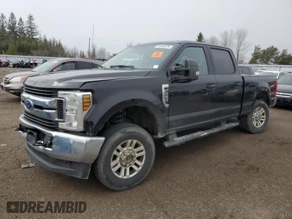 ✅ 2018 Ford F-250 XL • VIN: 1FT7W2B66JEC50034 • Lot: 54949375. Listed on Copart with 200,441 mi. Free auction sales archive from the USA and detailed vehicle history report at DreamBid. Image 1.