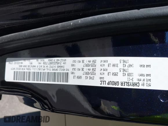 ✅ 2011 Volkswagen Routan SE • VIN: 2V4RW3DG0BR717690 • Lot: 42034312. Listed on IAAI with 131,983 mi. Free auction sales archive from the USA and detailed vehicle history report at DreamBid. Image 9.