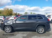 ✅ 2014 Jeep Cherokee Latitude • VIN: 1C4PJMCB5EW151324 • Lot: 43514748. Wystawiony na IAAI z przebiegiem 108 169 mil. Bezpłatny archiwum sprzedaży aukcyjnych z USA i szczegółowy raport historii pojazdu na DreamBid. Zdjęcie 15.
