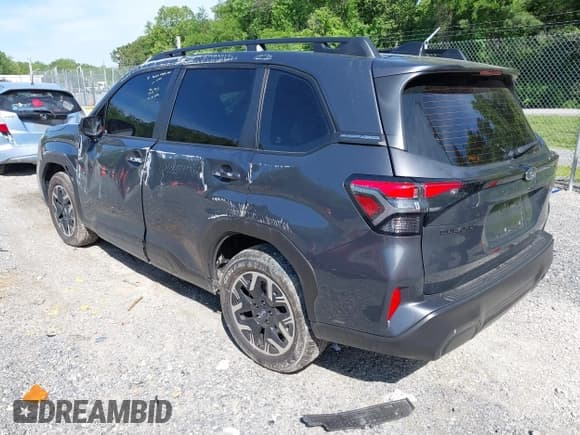 ✅ 2025 Subaru Forester • VIN: JF2SLDACXSH527887 • Lot: 42280305. Listed on IAAI with 4,365 mi. Free auction sales archive from the USA and detailed vehicle history report at DreamBid. Image 3.