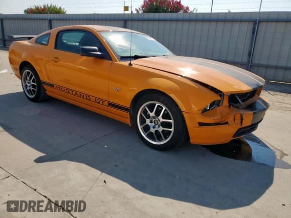 ✅ 2008 Ford Mustang GT Deluxe • VIN: 1ZVHT82H985138661 • Lot: 81414165. Listed on Copart with 97,023 mi. Free auction sales archive from the USA and detailed vehicle history report at DreamBid. Image 4.