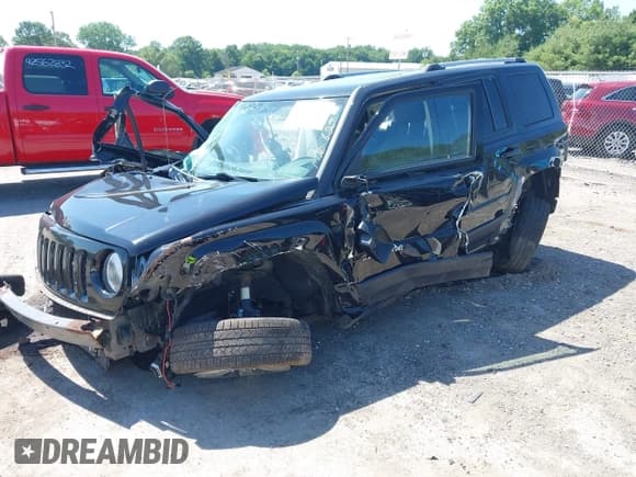 ✅ 2017 Jeep Patriot High Altitude • VIN: 1C4NJRFB2HD195104 • Lot: 42584372. Wystawiony na IAAI z przebiegiem 121 000 mil. Bezpłatny archiwum sprzedaży aukcyjnych z USA i szczegółowy raport historii pojazdu na DreamBid. Zdjęcie 2.