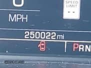 ✅ 2017 Chevrolet Silverado 1500 High Country • VIN: 3GCUKTEC5HG509458 • Lot: 43517091. Wystawiony na IAAI z przebiegiem 250 022 mil. Bezpłatny archiwum sprzedaży aukcyjnych z USA i szczegółowy raport historii pojazdu na DreamBid. Zdjęcie 16.