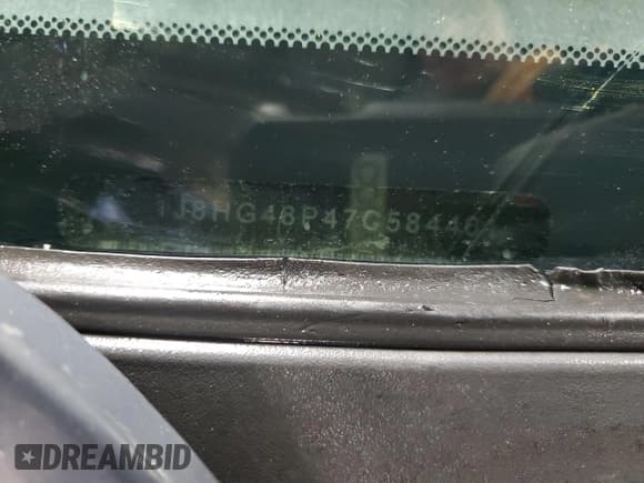 ✅ 2007 Jeep Commander Sport • VIN: 1J8HG48P47C584461 • Lot: 92449625. Wystawiony na Copart z przebiegiem 142 297 mil. Bezpłatny archiwum sprzedaży aukcyjnych z USA i szczegółowy raport historii pojazdu na DreamBid. Zdjęcie 12.