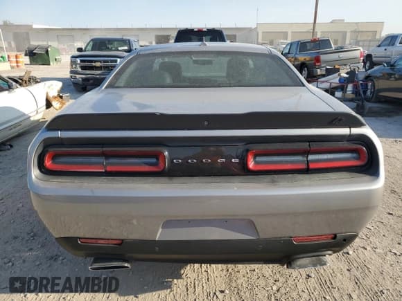 ✅ 2015 Dodge Challenger R/T Scat Pack • VIN: 2C3CDZFJXFH788333 • Lot: 72072065. Wystawiony na Copart z przebiegiem 38 898 mil. Bezpłatny archiwum sprzedaży aukcyjnych z USA i szczegółowy raport historii pojazdu na DreamBid. Zdjęcie 6.