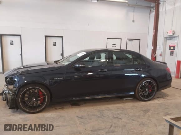 ✅ 2020 Mercedes-Benz E 63 S AMG • VIN: WDDZF8KB2LA739636 • Лот: 42320920. Опубликован ранее на IAAI с пробегом 48 336 миль. Бесплатный доступ к архиву аукционных продаж из США и подробный отчёт об истории автомобиля на DreamBid. Изображение 14.