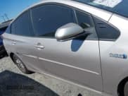 ✅ 2021 Toyota Prius LE • VIN: JTDKAMFP5M3167430 • Lot: 42462853. Wystawiony na IAAI z przebiegiem 70 492 mil. Bezpłatny archiwum sprzedaży aukcyjnych z USA i szczegółowy raport historii pojazdu na DreamBid. Zdjęcie 14.