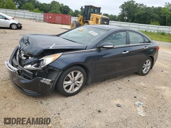 ✅ 2013 Hyundai Sonata SE • VIN: 5NPEC4AC9DH618942 • Lot: 56891824. Listed on Copart with 166,529 mi. Free auction sales archive from the USA and detailed vehicle history report at DreamBid. Image 1.