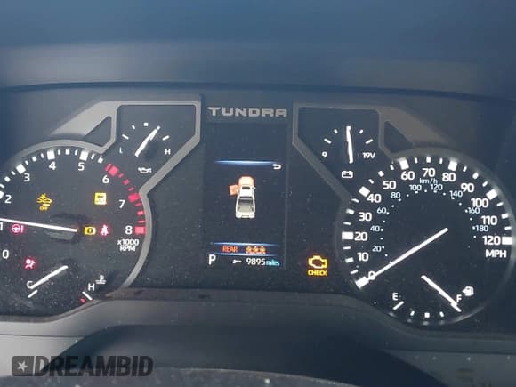 ✅ 2025 Toyota Tundra SR • VIN: 5TFKB5AA1SX048933 • Lot: 43684190. Listed on IAAI with 9,895 mi. Free auction sales archive from the USA and detailed vehicle history report at DreamBid. Image 7.