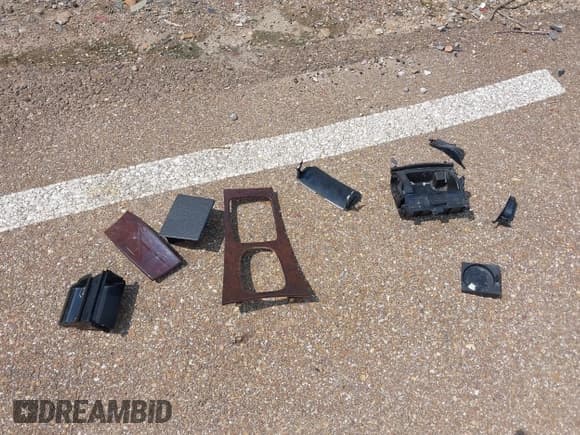 ✅ 2003 Mercedes-Benz C 320 • VIN: WDBRF64J73F341438 • Lot: 42371572. Wystawiony na IAAI z przebiegiem 228 061 mil. Bezpłatny archiwum sprzedaży aukcyjnych z USA i szczegółowy raport historii pojazdu na DreamBid. Zdjęcie 12.